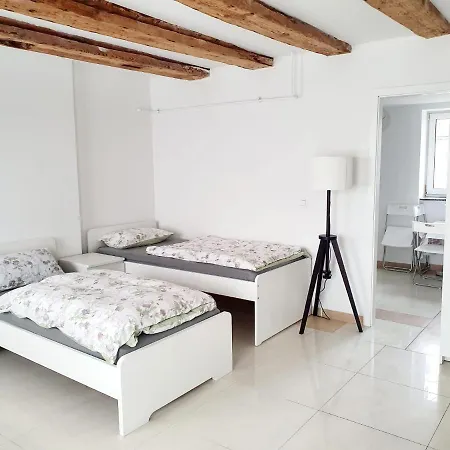 And Bright Flat In Pankow ברלין