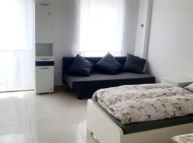 And Bright Flat In Pankow * Berlin